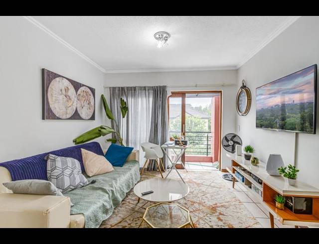 1 BEDROOM APARTMENT FOR SALE IN LONEHILL